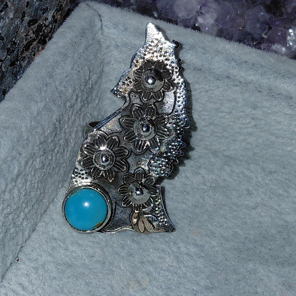 Silver and Turquoise Wolf Floral Statement Ring - Picture 10 of 14